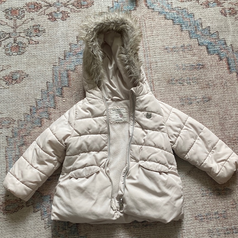 Zara -18-24 month cute little cream puffer coat.